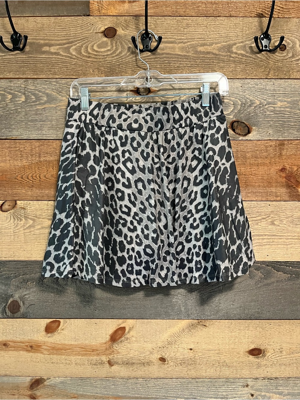 SHEIN A-line Leopard Print Mini Skirt/Skort Gray Size M.